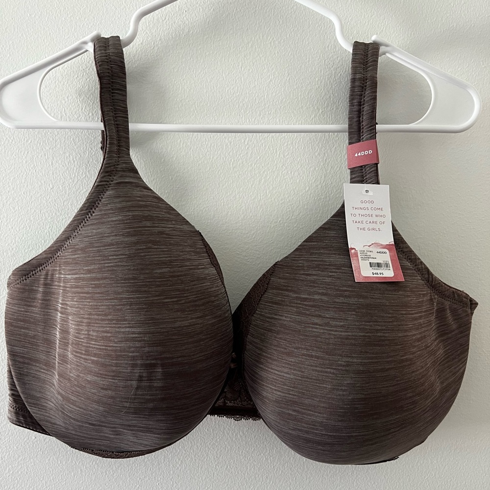 New bra TAGS STILL ON